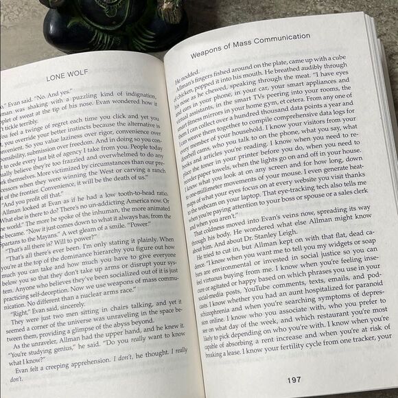 Gregg Hurwitz
Lone Wolf: An Orphan X Novel - Picture 4 of 4